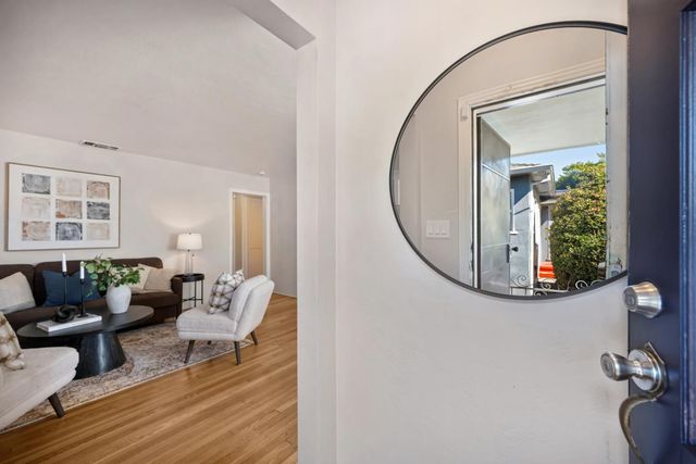 5625 V St, Sacramento, CA 95817
