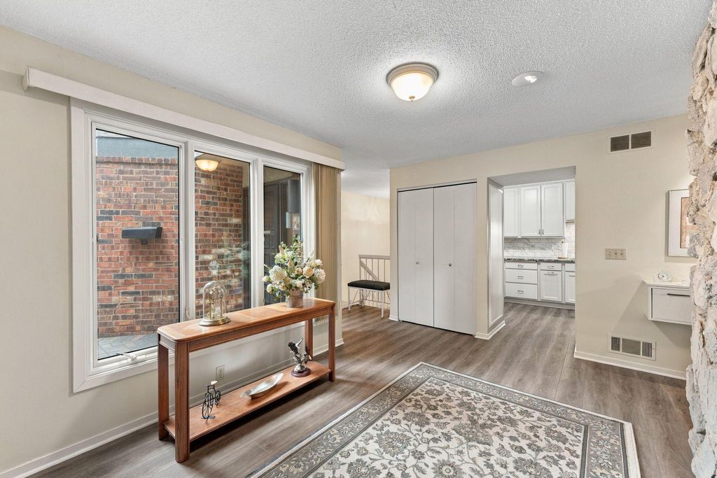 6121 Blake Ridge Road, Edina, MN 55436 — photo 3