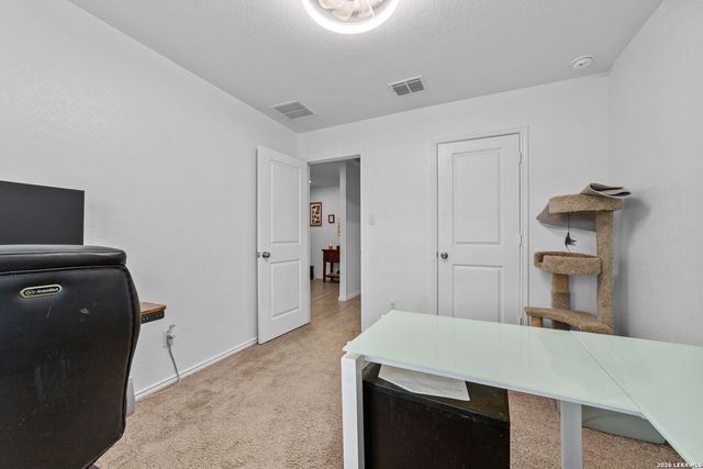 1076 Shutter Way, Kerrville, TX 78028