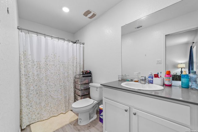 1076 Shutter Way, Kerrville, TX 78028