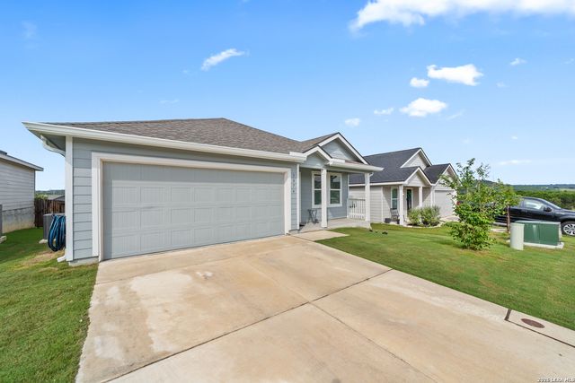 1076 Shutter Way, Kerrville, TX 78028