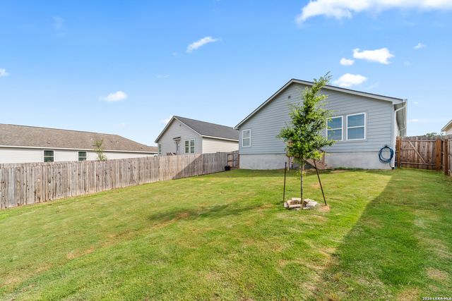 1076 Shutter Way, Kerrville, TX 78028