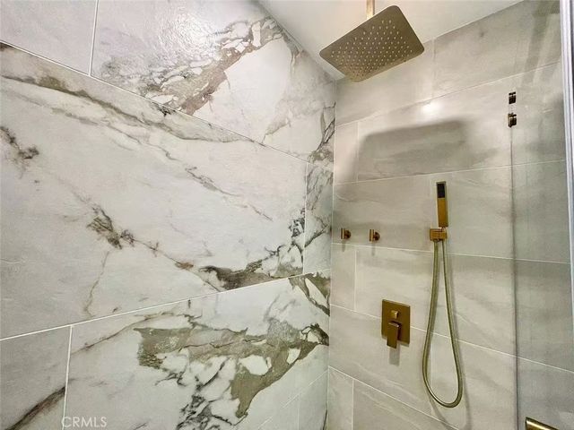 28 Ima Loa Ct, Newport Beach, CA 92663