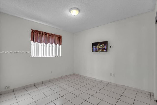 8805 NW 114th Ter, Hialeah Gardens, FL 33018