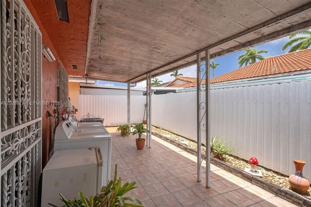 8805 NW 114th Ter, Hialeah Gardens, FL 33018