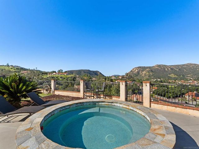 475 Summerhill Terrace, Alpine, CA 91901