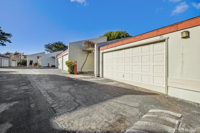 5003 Palmetto Avenue 92, Pacifica, CA 94044