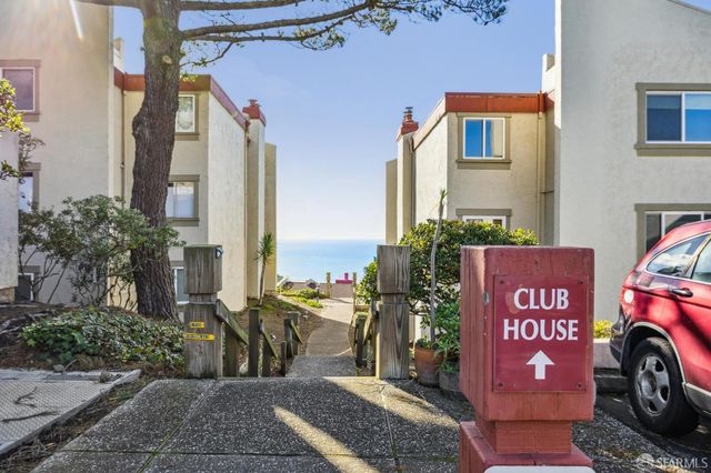 5003 Palmetto Avenue 92, Pacifica, CA 94044