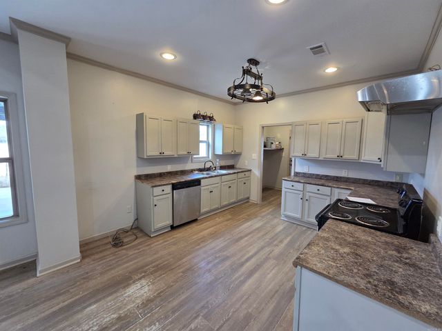 4205 Ryburn Rd, Pine Bluff, AR 71603