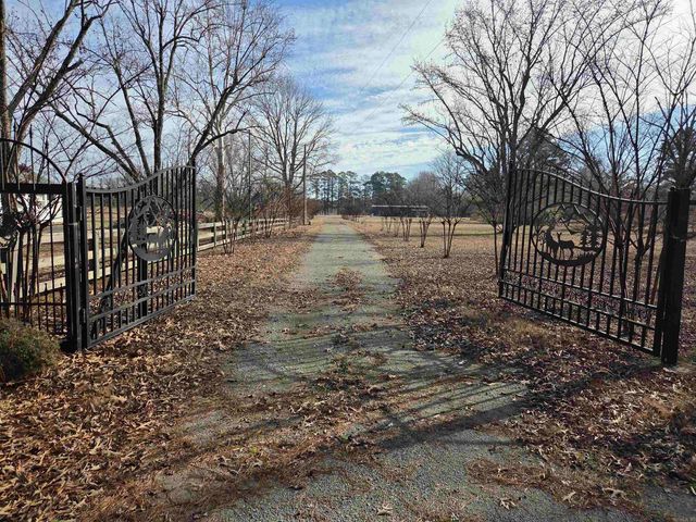 4205 Ryburn Rd, Pine Bluff, AR 71603