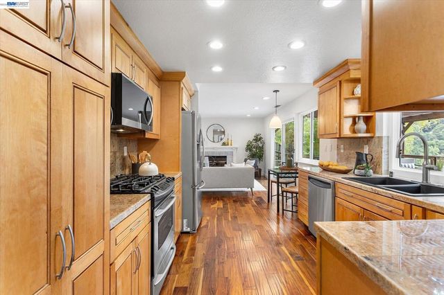 19252 Masterson Pl, Castro Valley, CA 94552