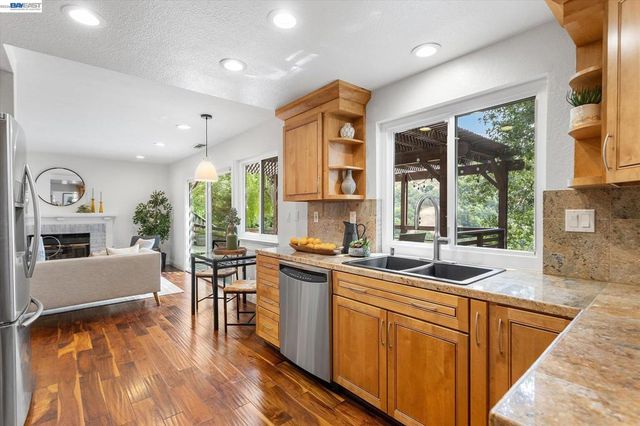 19252 Masterson Pl, Castro Valley, CA 94552
