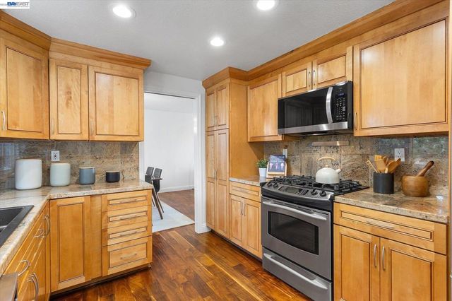 19252 Masterson Pl, Castro Valley, CA 94552