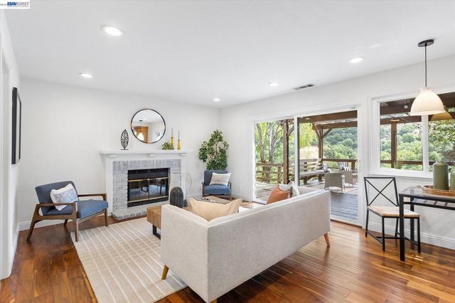 19252 Masterson Pl, Castro Valley, CA 94552