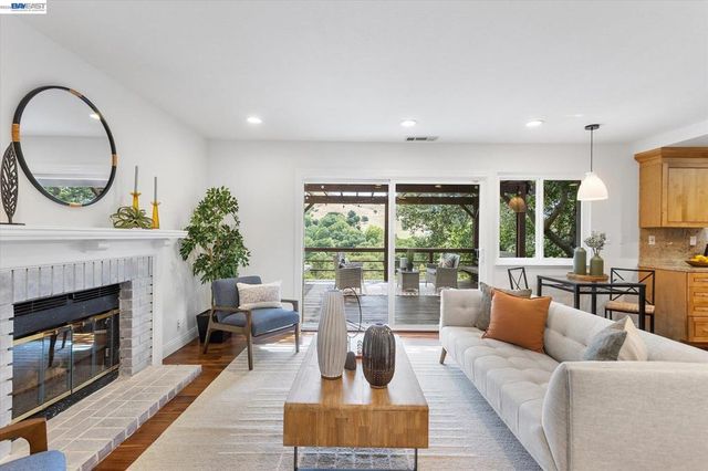 19252 Masterson Pl, Castro Valley, CA 94552