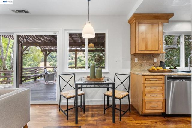 19252 Masterson Pl, Castro Valley, CA 94552