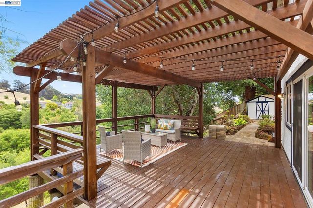 19252 Masterson Pl, Castro Valley, CA 94552