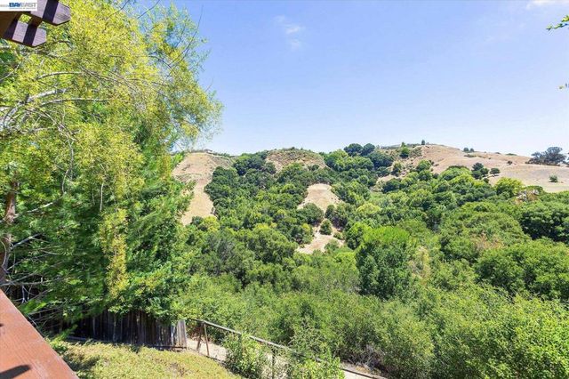 19252 Masterson Pl, Castro Valley, CA 94552