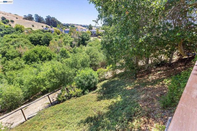 19252 Masterson Pl, Castro Valley, CA 94552