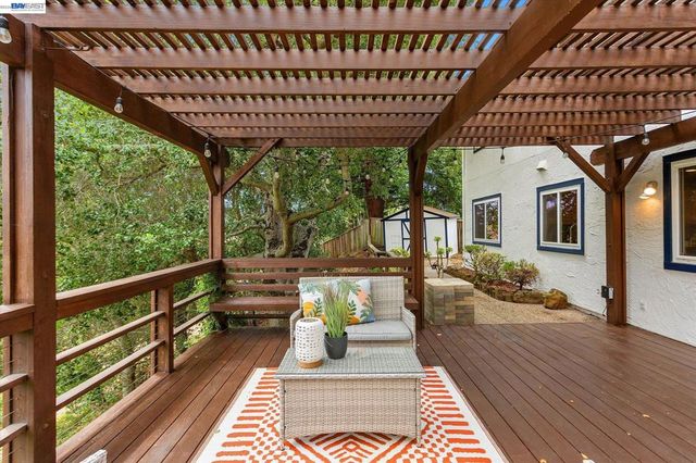 19252 Masterson Pl, Castro Valley, CA 94552