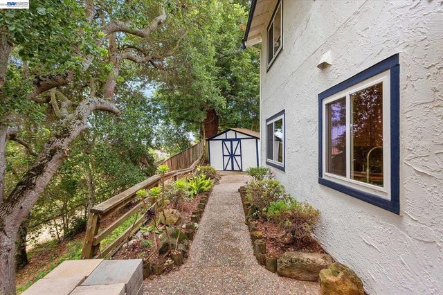 19252 Masterson Pl, Castro Valley, CA 94552