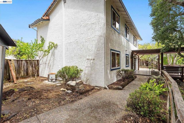 19252 Masterson Pl, Castro Valley, CA 94552
