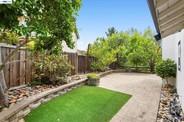 19252 Masterson Pl, Castro Valley, CA 94552