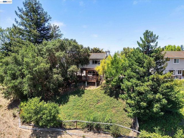 19252 Masterson Pl, Castro Valley, CA 94552