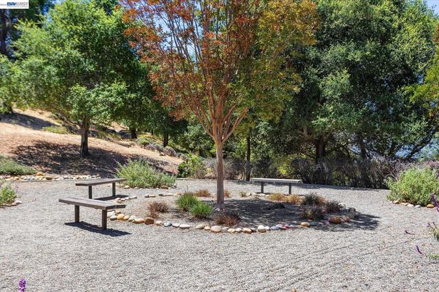 19252 Masterson Pl, Castro Valley, CA 94552