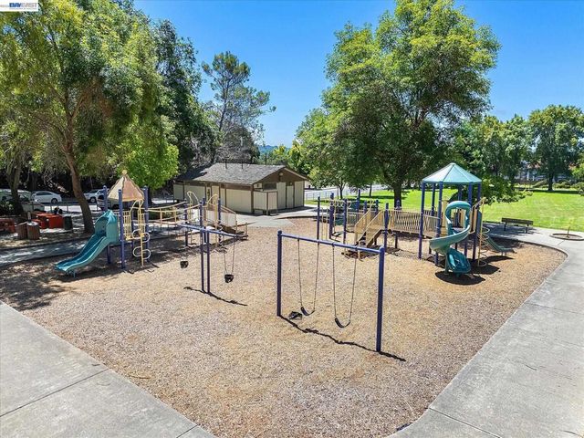 19252 Masterson Pl, Castro Valley, CA 94552