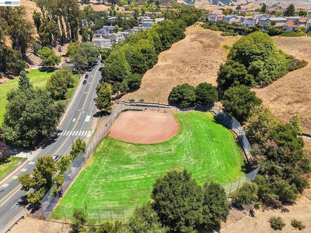 19252 Masterson Pl, Castro Valley, CA 94552