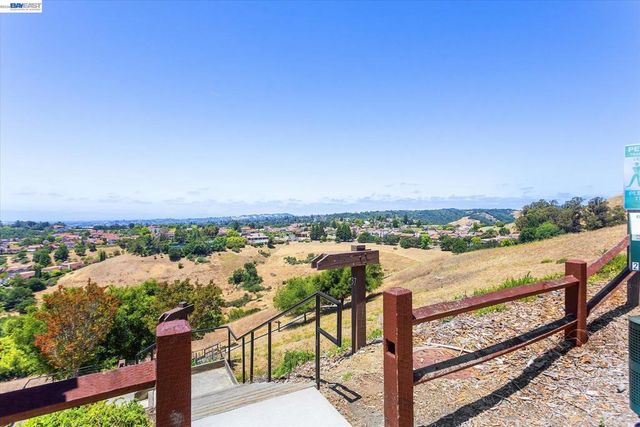 19252 Masterson Pl, Castro Valley, CA 94552
