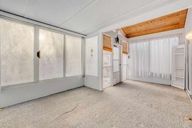 6467 13th Street N, Oakdale, MN 55128