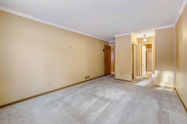 6467 13th Street N, Oakdale, MN 55128