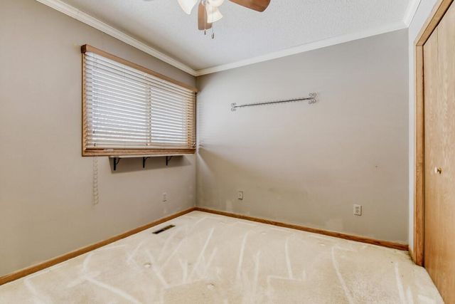 6467 13th Street N, Oakdale, MN 55128