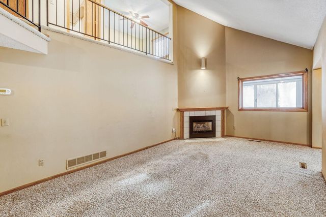 6467 13th Street N, Oakdale, MN 55128