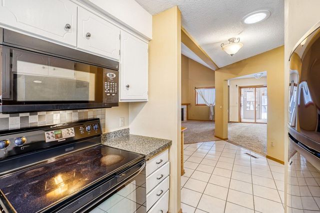 6467 13th Street N, Oakdale, MN 55128