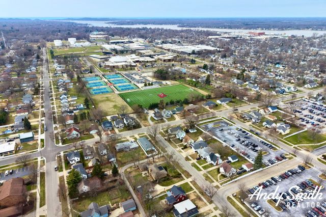 186 W 27th Street, Holland, MI 49423