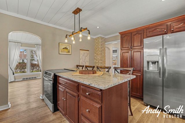 186 W 27th Street, Holland, MI 49423