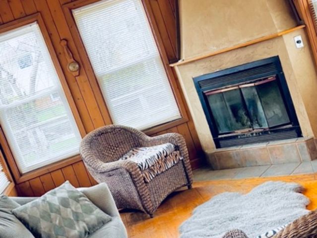 807 S Owen Street, Mount Prospect, IL 60056