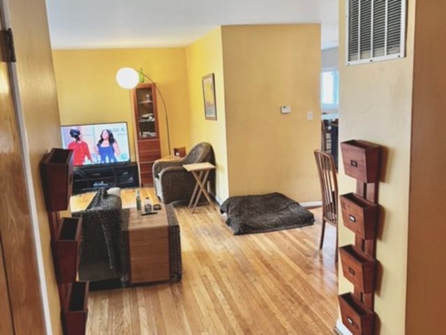 807 S Owen Street, Mount Prospect, IL 60056