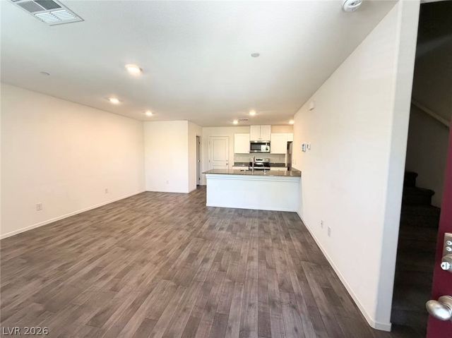 9126 Hitmaker Street, Las Vegas, NV 89113