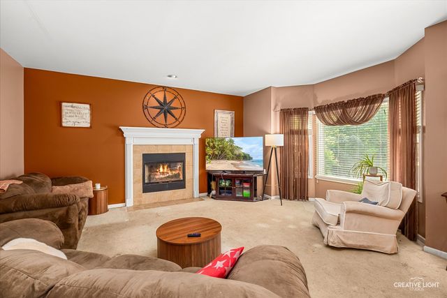 424 Camden Circle, Oswego, IL 60543