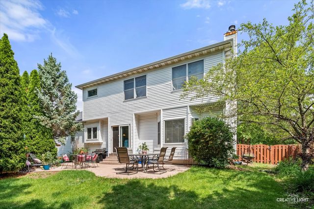 424 Camden Circle, Oswego, IL 60543