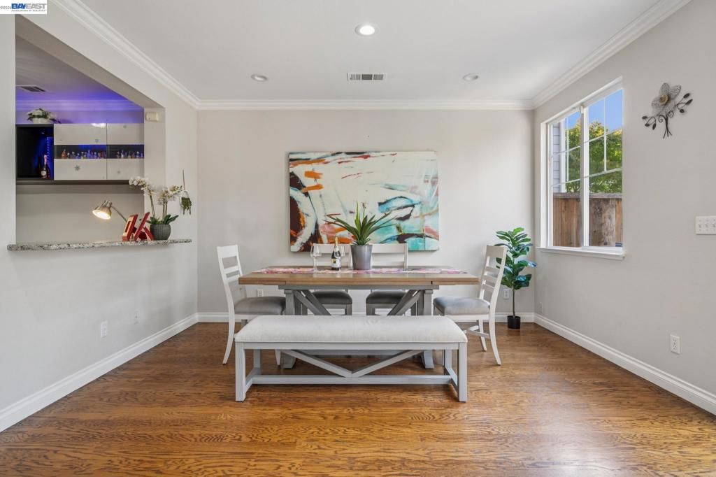 Image 11 of property listing at 35 Britt Ct, Alameda, CA 94502