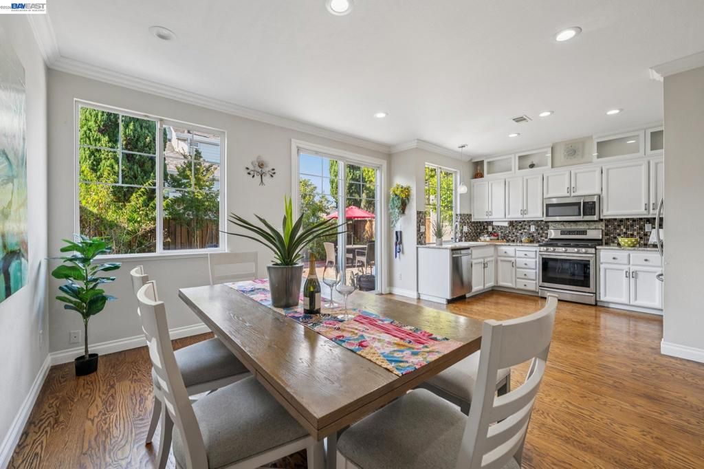 Image 12 of property listing at 35 Britt Ct, Alameda, CA 94502