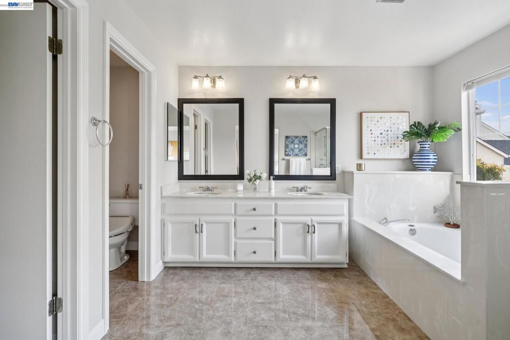 Image 21 of property listing at 35 Britt Ct, Alameda, CA 94502