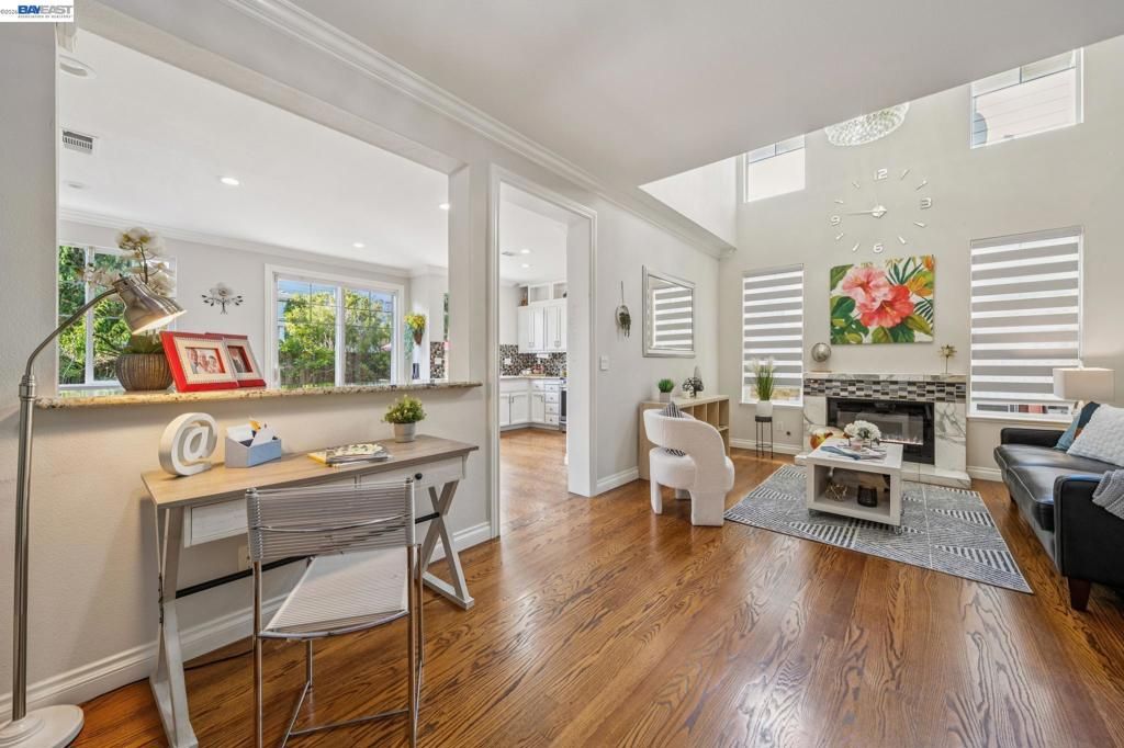 Image 9 of property listing at 35 Britt Ct, Alameda, CA 94502