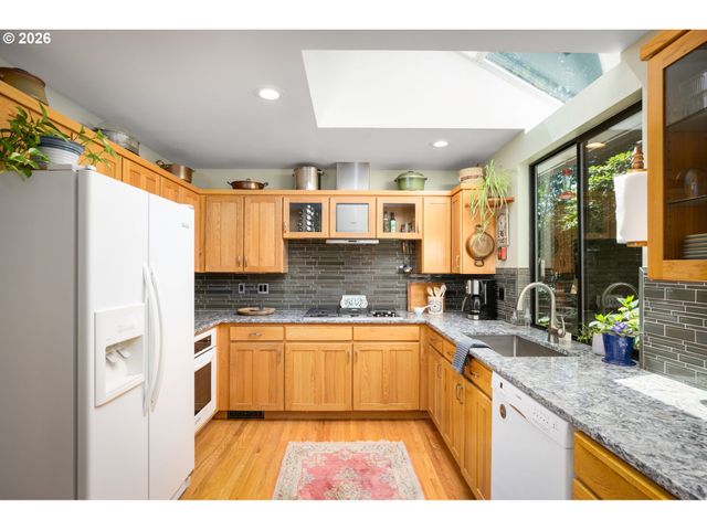 1546 Sw UPLAND Dr, Portland, OR 97221