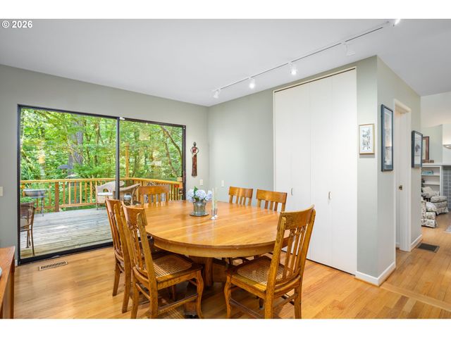1546 Sw UPLAND Dr, Portland, OR 97221